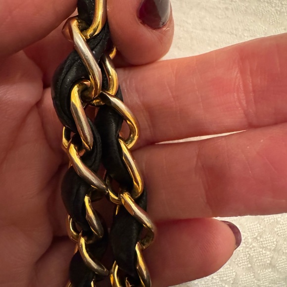 Vintage Chanel classic Black Quilted Shoulder Bag with Gold - Picture 7 of 15